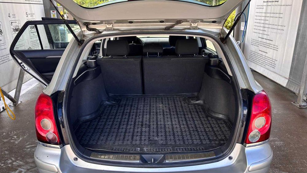 Toyota Avensis T25 Kombi 2.0D4D 126km polift manual