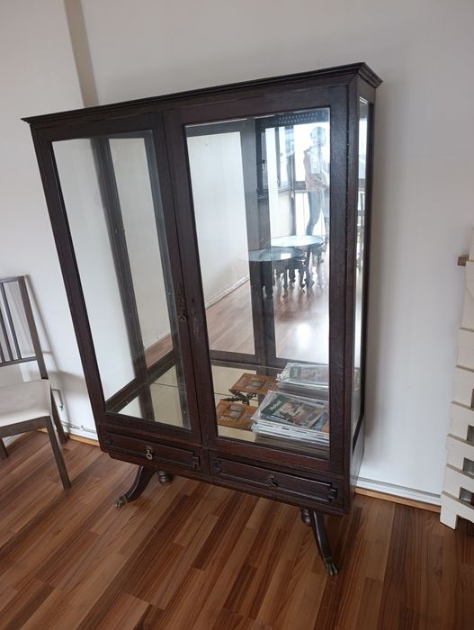 Conjunto de Mobiliário de Luxo - Estilo Oriental e Clássico (Móvel Bar