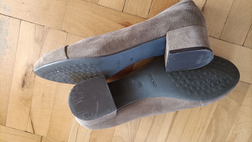 Ryłko relax buty czółenka zamszowe 38.5