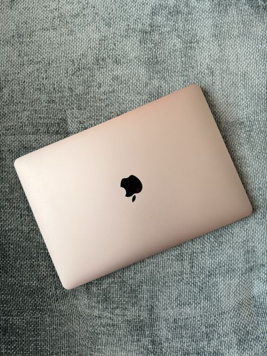 MacBook Air M1 2020 8/256 • Идеал • Без ремонтов