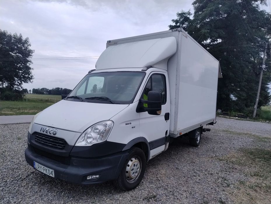 Iveco Daily  Iveco daily 35 S  kontener 2013  rok ,winda ,KLIMA, UDT,Nowe opony