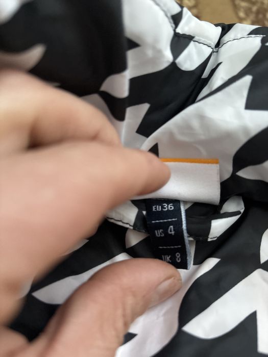 Продам куртку виідеальному стані