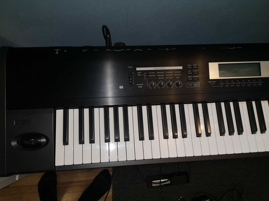 Syntezator KORG TR 88