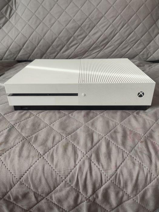 Xbox One S - Muito bom estado