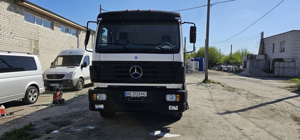 Молоковоз водовоз Mercedes-Benz 1834 LS