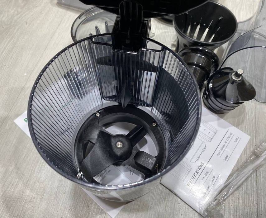 Шнекова соковижималка / соковитискач TUUMIIST