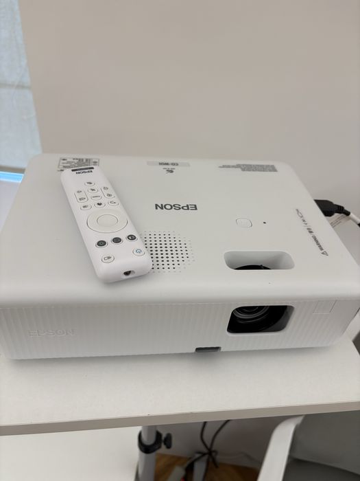 Проєктор Epson CO-W01 (модель V11HA86040)