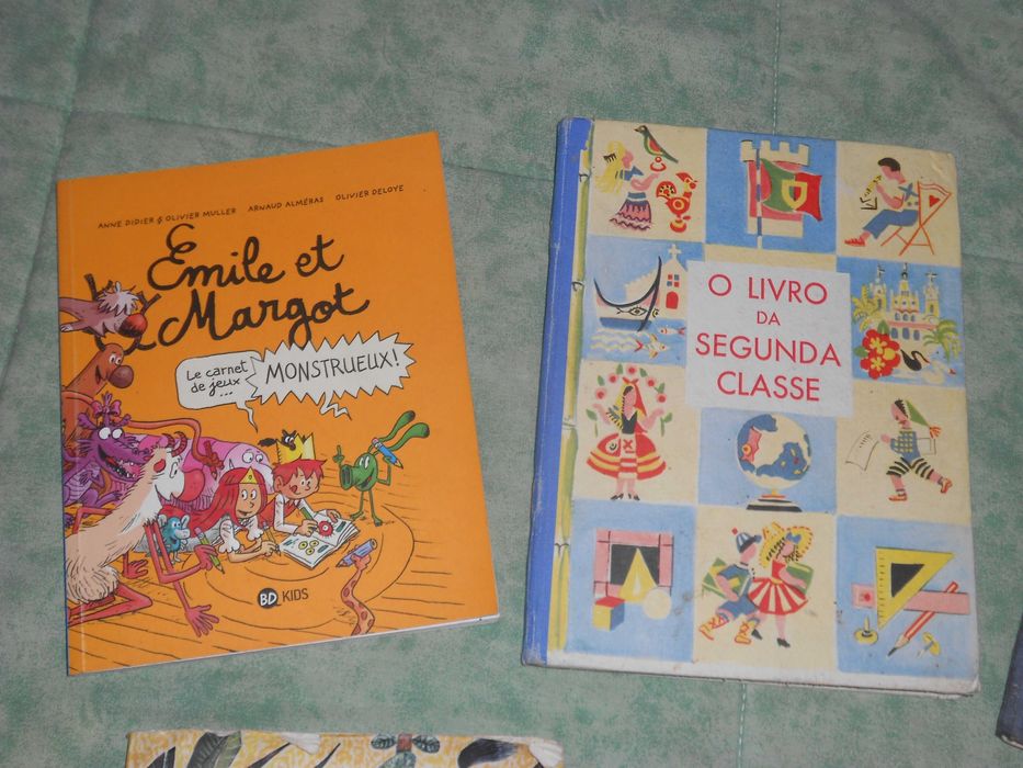 Livros antigos e modernos juvenis criança infantil