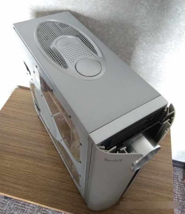 Thermaltake Kandalf VA9000SWA Super Tower компьютерный корпус: 3 000 ...