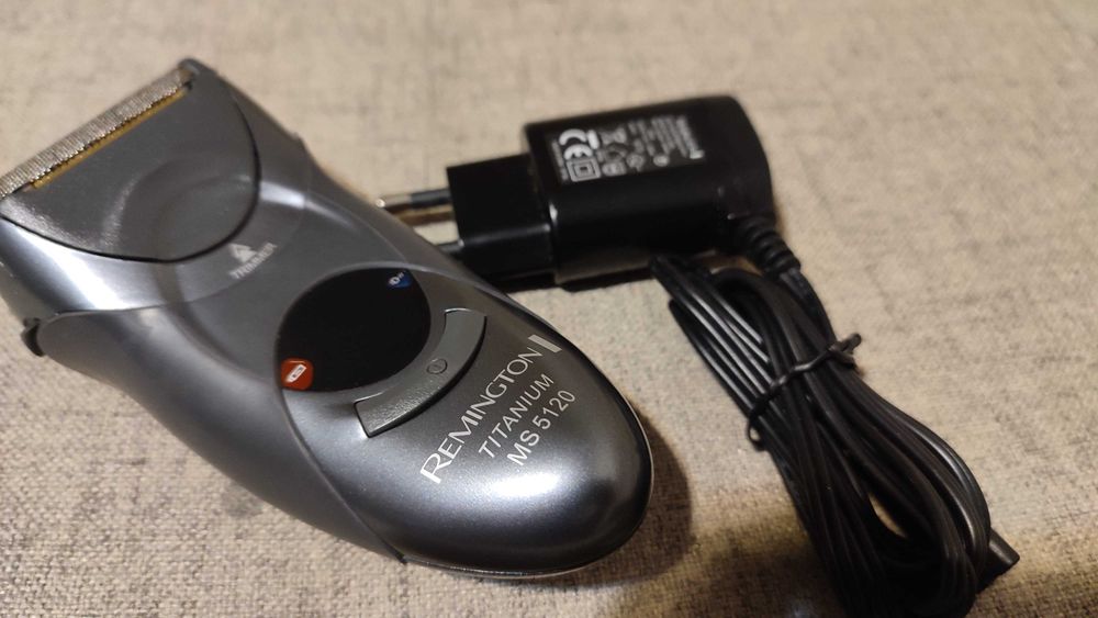 Аккумуляторная электробритва REMINGTON Titanium MS-5120