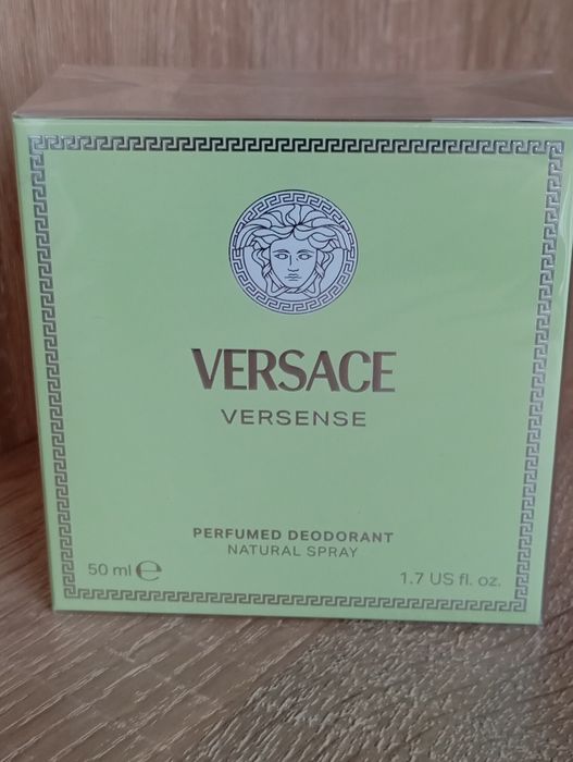Парфумованний део-спрей Versace Versense