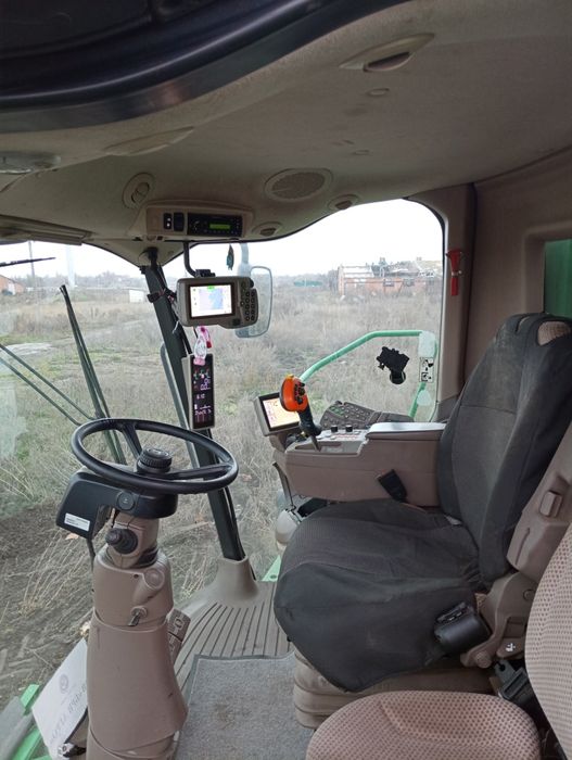 Комбайн Джон Дір Т 660