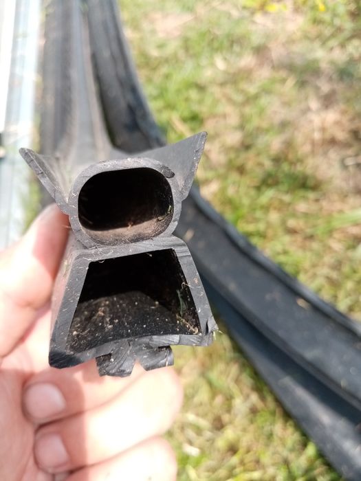 Uszczelki gumowe do bram segmentowych