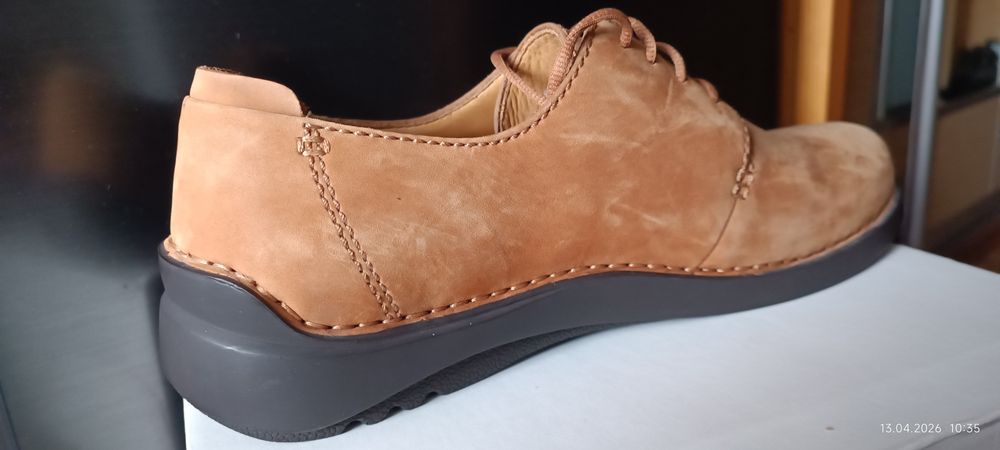 Продам туфлі  Clarks 11 розмір, нові