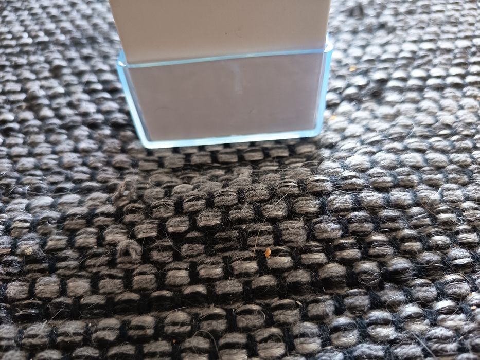 Protetores de pés de mesa ou sofás em borracha