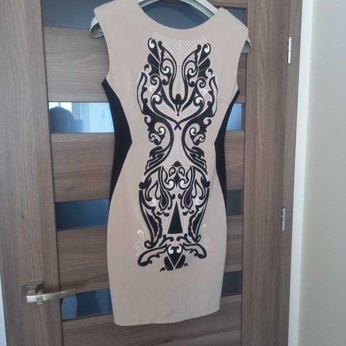 Damska elegancka sukienka.