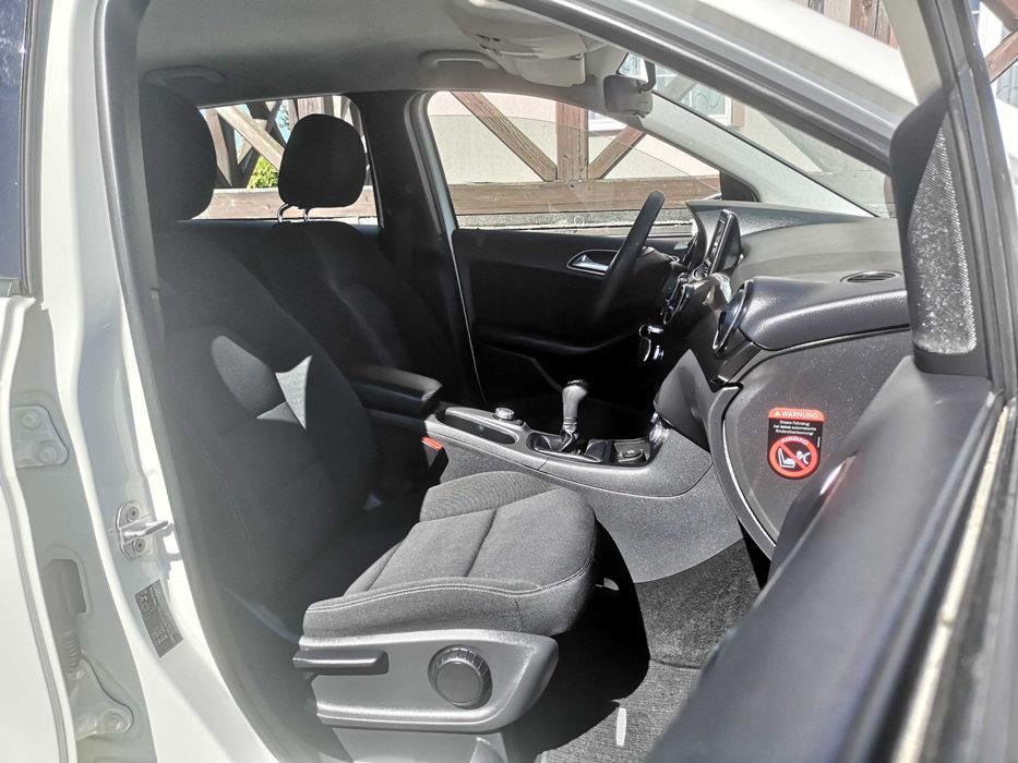 Mercedes B 180 1.6 Edition NAVI 2012_122KM