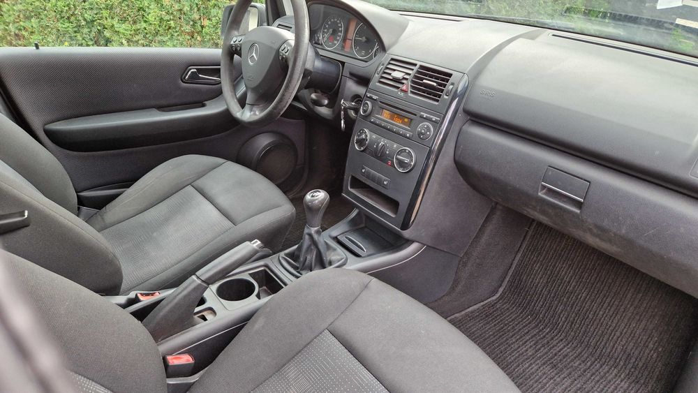 Mercedes A180 2010r