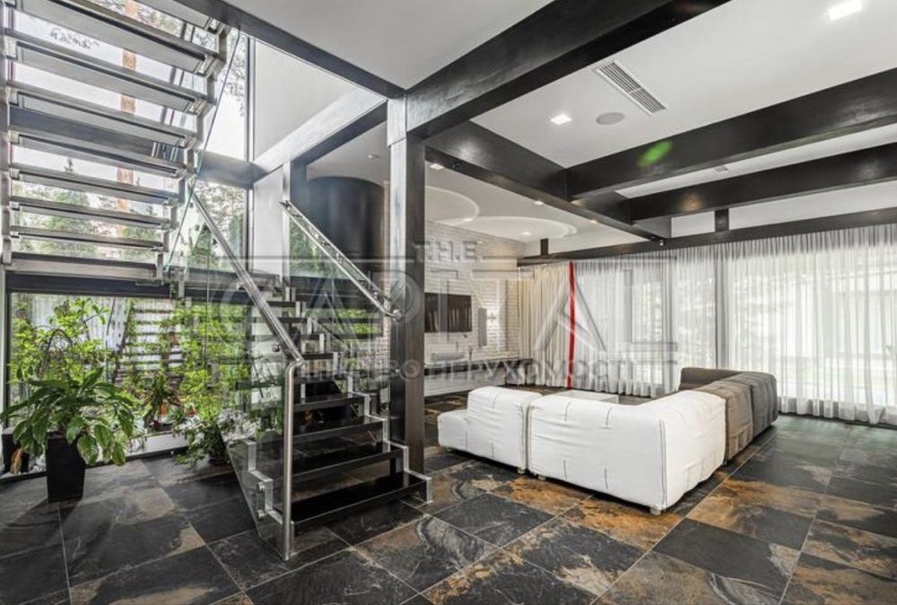 Продаж будинку Лебедівка