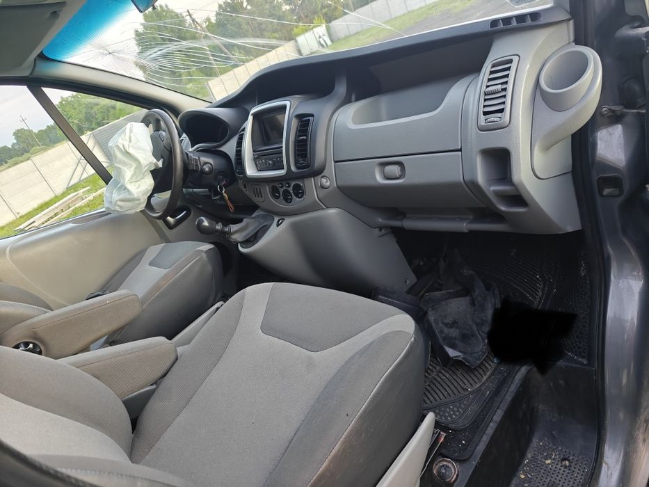 Renault Trafic 2.0dci 2011r