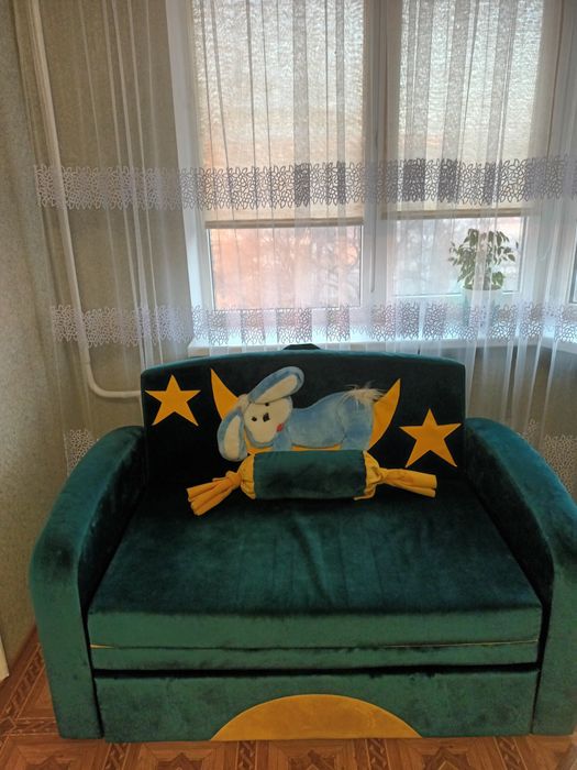 Диван дитячий (новий)