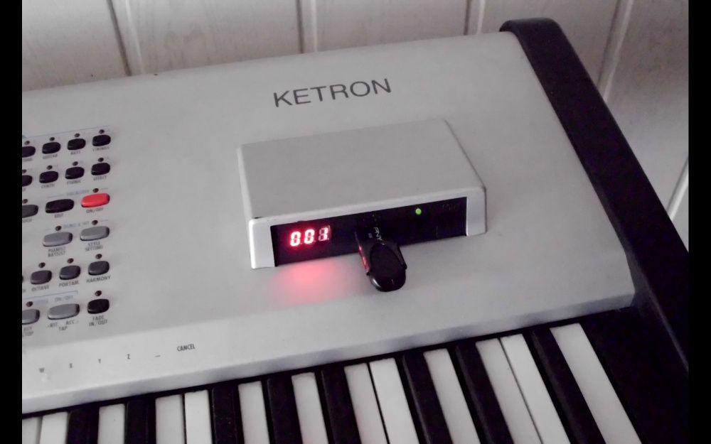 Emulator floppy disk-USB do instrumentów klawiszowych