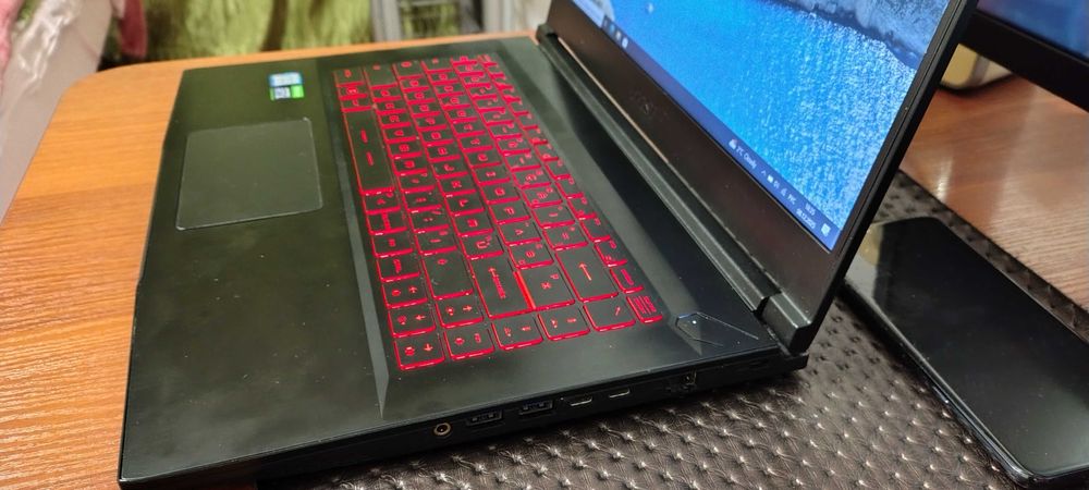 MSI MS-16W1 Core i⁵-9300H/RTX2060 6Gb/DDR4 16Gb/SSD 128Gb/16" 144Hz