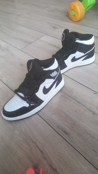 Sprzedam nowe Jordany mid 1