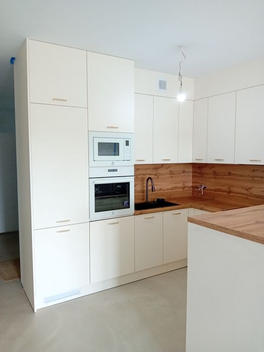 Meble na wymiar. Tanio i solidnie.