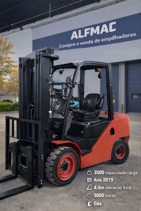 Empilhador triplex 3500kg!! 2019!! Como novo!!