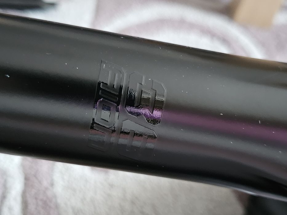 Amortyzator SR Suntour Aion 38 Air skok 170mm błotnik 29" blokada na g