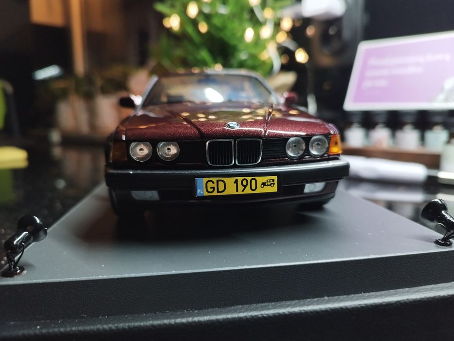 BMW 730i 1986 Minichamps, model skala 1:18