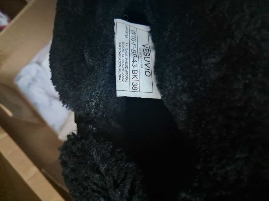 Buty zimowe damskie czarne zamszowe na koturnie 38