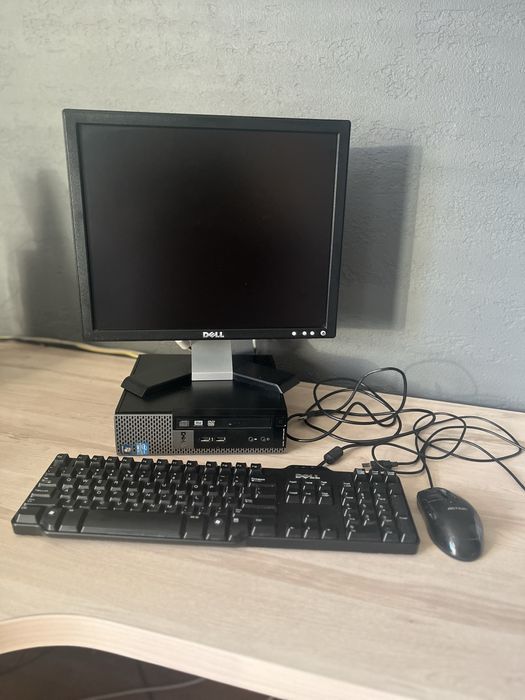 Komputer Dell zestaw jednostka monitor klawiatura mysz w pełni sprawne