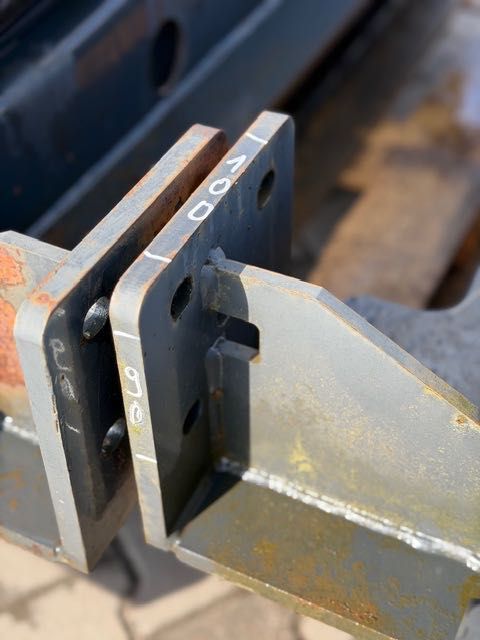 podwozie do wiertnicy 4-5 ton waga 760 kg używane brak silników hydraulicznych