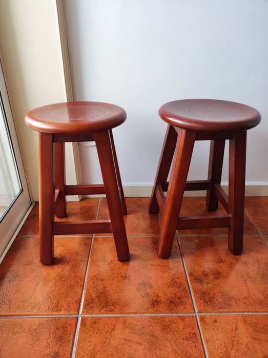 Mesa de jantar + 6 bancos