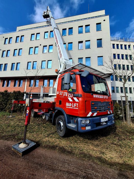 Podnośnik koszowy / zwyżka  30 metrów 320kg