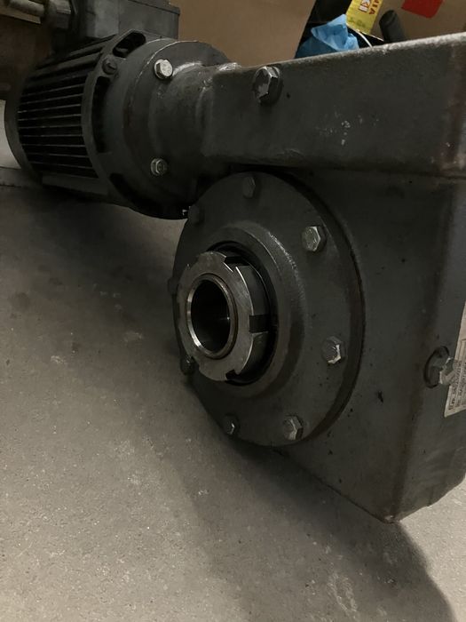 Motoreduktor VETTER 400V 350 Nm i=784 silnik 0,25/0,15 kW dwubiegowy