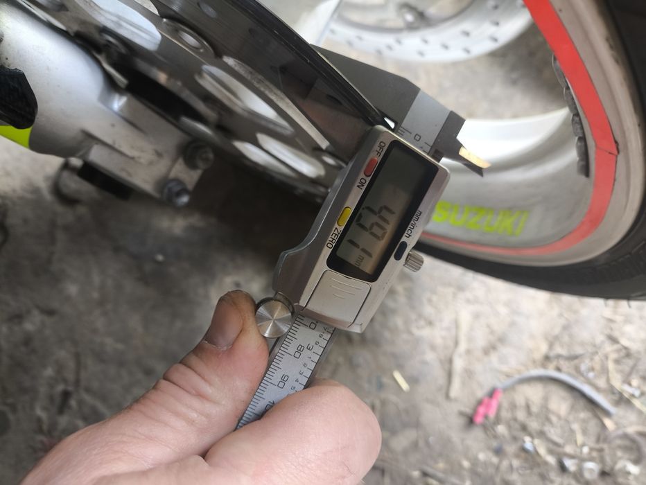 Suzuki GSX-R srad 600 lagi półki koło tarcze