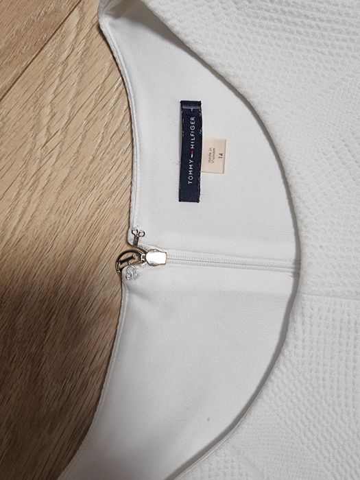 Śliczna sukienka Tommy Hilfiger 42