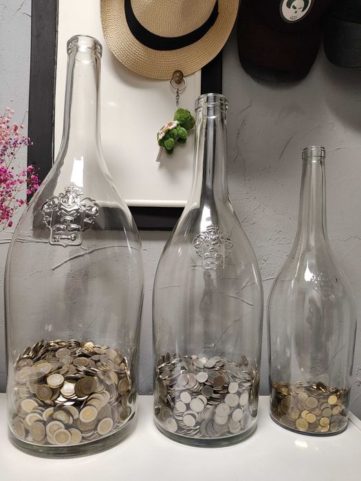 Wielkie ogromne butle butelki szklane skarbonka