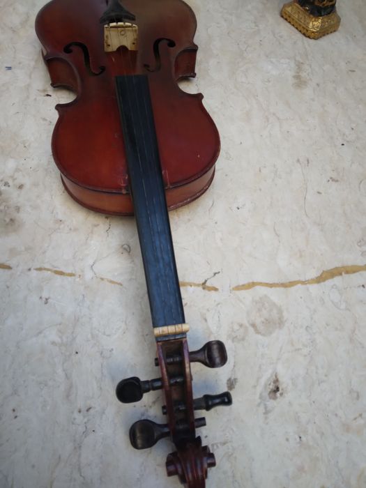 Violino quatro cordas  antigo