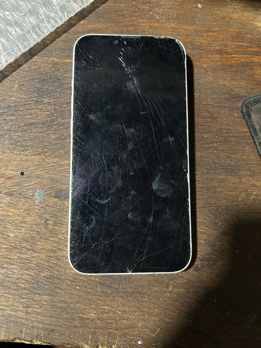 Продам Iphone 14 /128 gb разбит