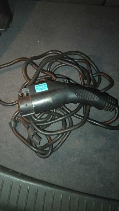 Автомобільний зарядний пристрій Sparks 16A