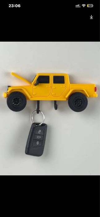 Оригінальна ключниця у вигляді авто