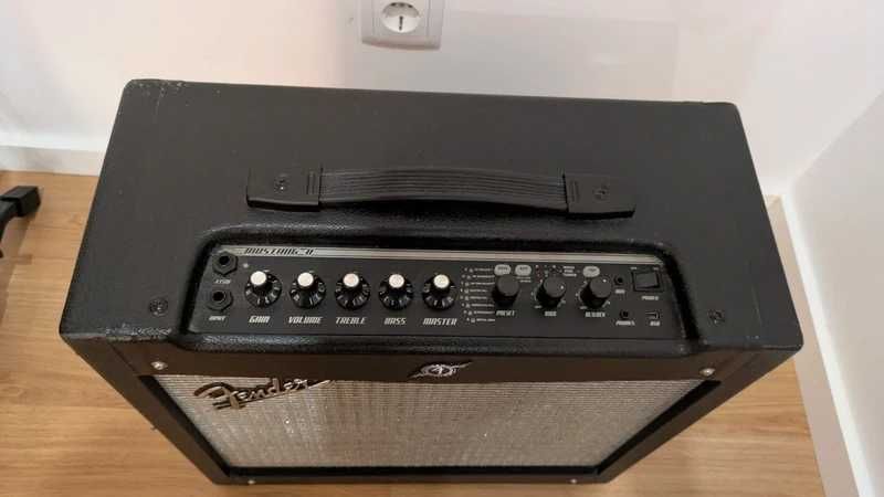Fender Mustang II v2 (Muito bom estado)