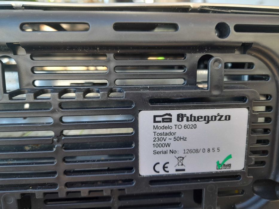 electric toaster like new, very little used.64172194268289121