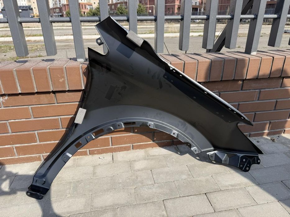 Крило на Toyota Rav 4