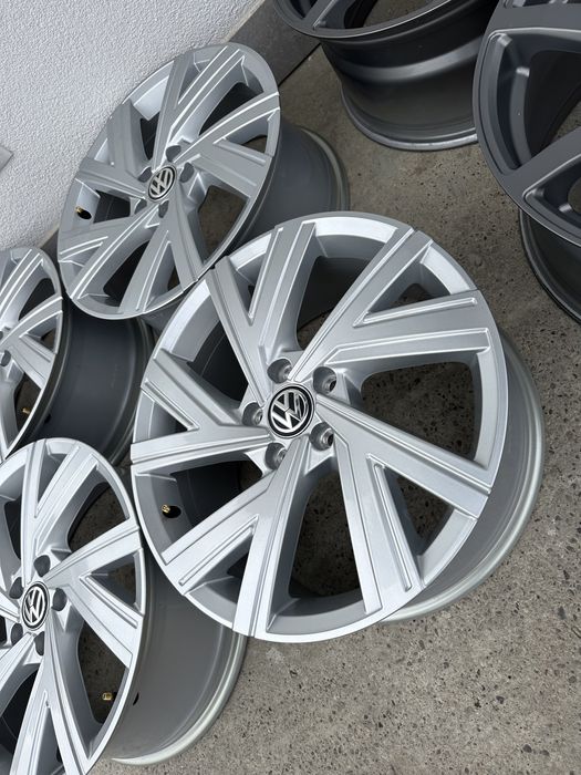 Диски 18 5.112 ЕТ51 7,5jx18H2 VW Golf 8 GTI