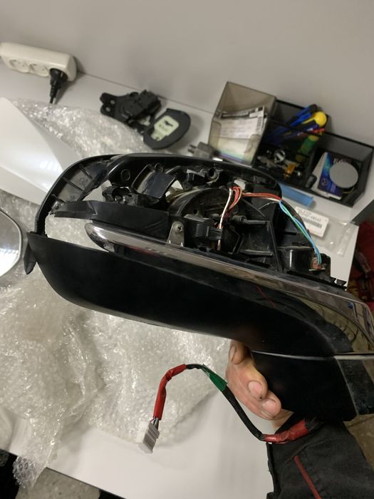 Продам правое зеркало по частям lexus nx 2016 год